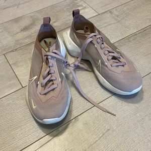 Nike Vista Lite (women)